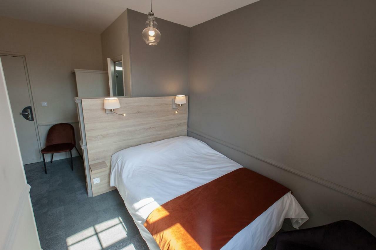 Logis - Hostellerie & Restaurant Du Marche Le Cateau-Cambresis Exteriör bild